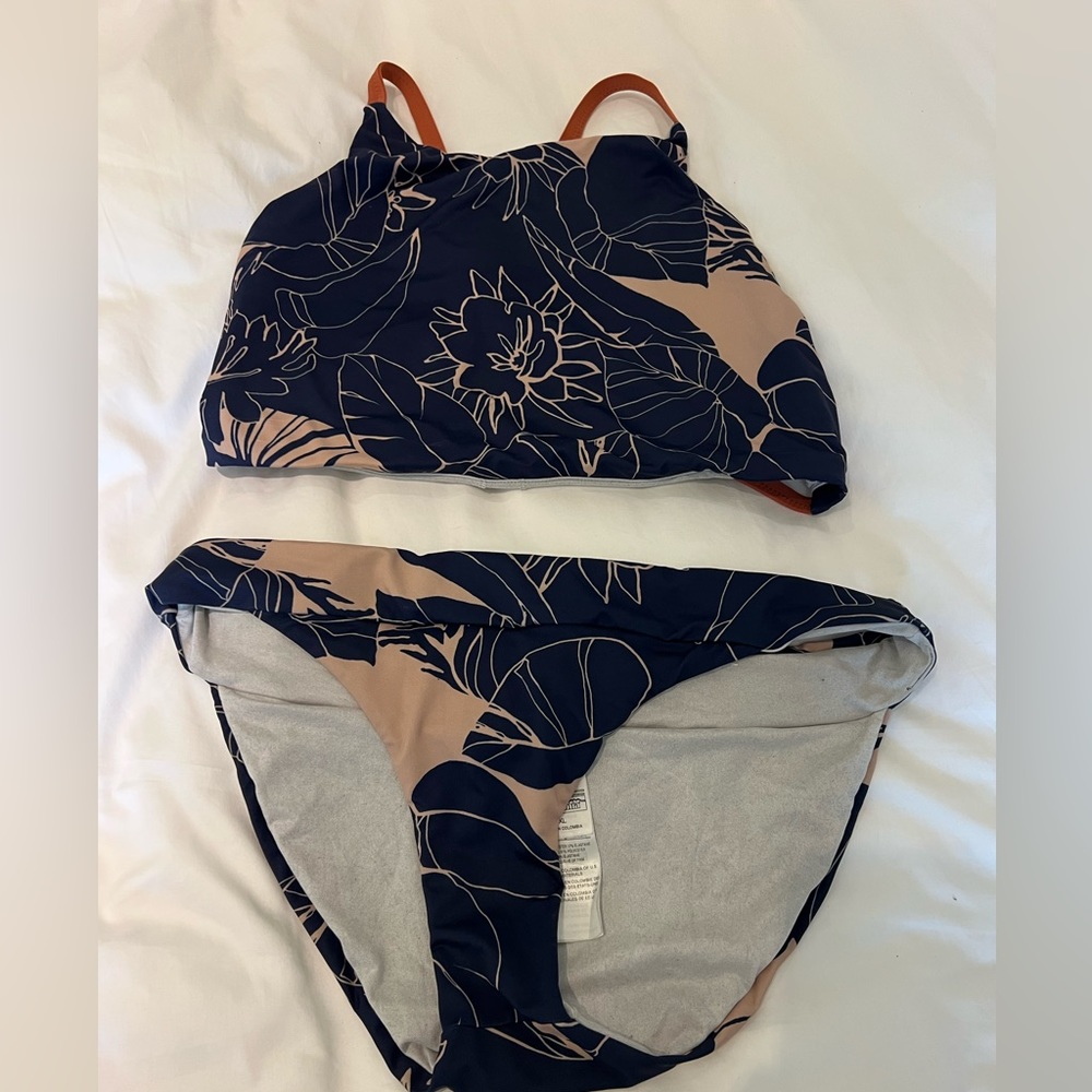 Athleta sporty two piece suit,